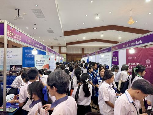 漢語橋梁，美甲添彩——記泰國第三屆HSK留學中國與就業展中的特色服務